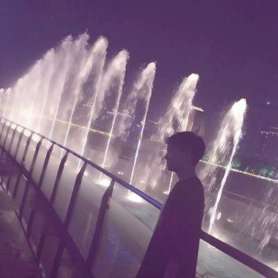 美军称“林肯”号航母有人员受伤